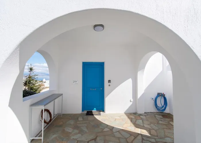 Splash With Amazing Sea Views In Vakantiehuis Piso Livadi