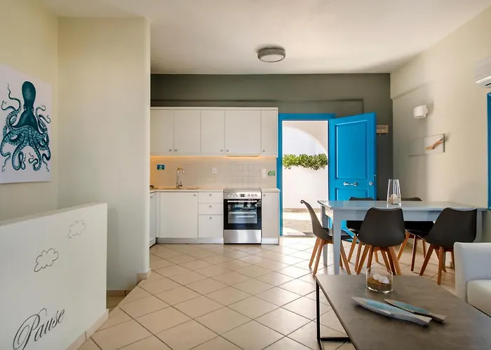 Splash With Amazing Sea Views In Vakantiehuis *